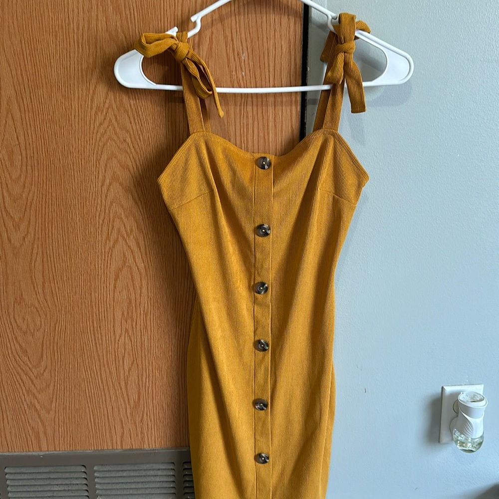 Yellow dress tie shoulder